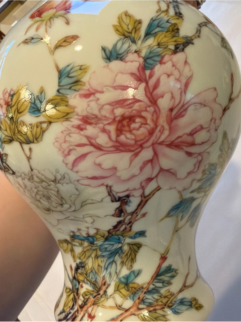 LENOX "The Peony Vase" Of The Ch’ing/Qing Emperor Porcelain Vase, 11" Japan